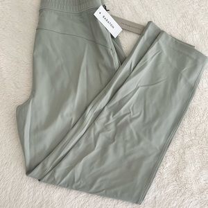 Babaton weekender pants in dusty green XS